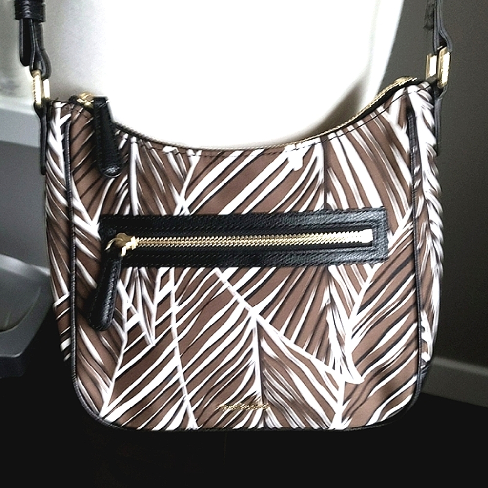 CLOSET CLEAR OUT! NWOT Vera Bradley Vivian Leather/Nylon Crossbody purse